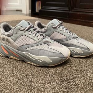 Yeezy 700 Inertia Size 9